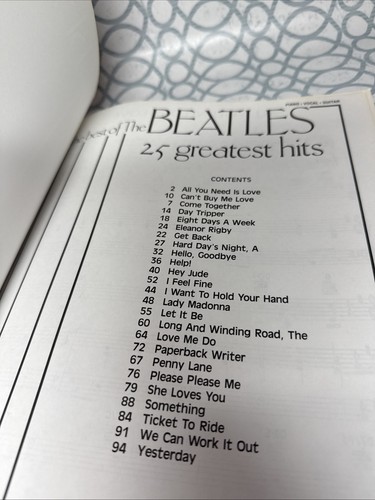 The Best Of The Beatles 25 Greatest Hits Songbook Spartiti Pianoforte Voce Chitarra - Foto 3 di 5