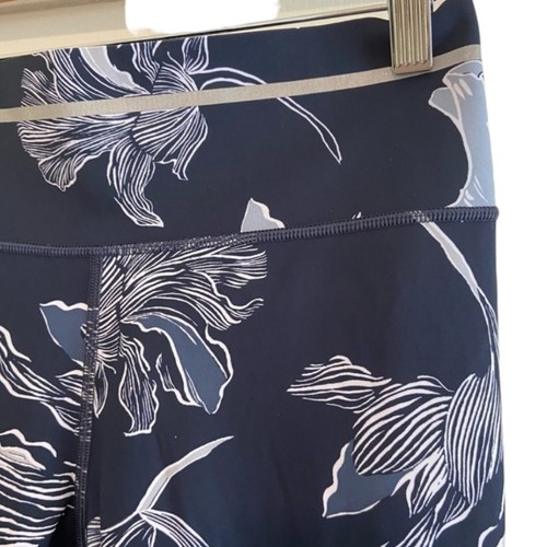Athleta Floral Sonic Athletic Capri Navy Small - Bild 4 von 11
