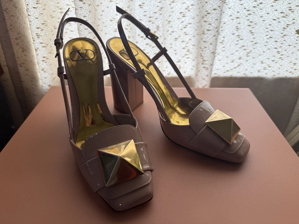 Zapatos de tacón alto Valentino Garavani Rockstud rosa polvoriento charol 39 Foto 3 de 3