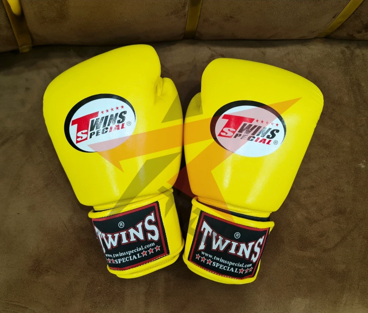 タイ製のTwins Special 8 oZ Twins 8 oz. Weight Boxing Gloves | eBay