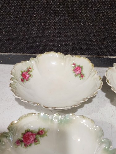 SET OF 5- ANTIQUE GERMAN PORCELAIN ROSES RS PRUSSIA STYLE DESSERT BOWLS - Picture 3 of 9