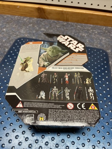 Star Wars Saga Legends 30th Anniversary Yoda And Collector Coin 77-07 2007 - Picture 2 of 5