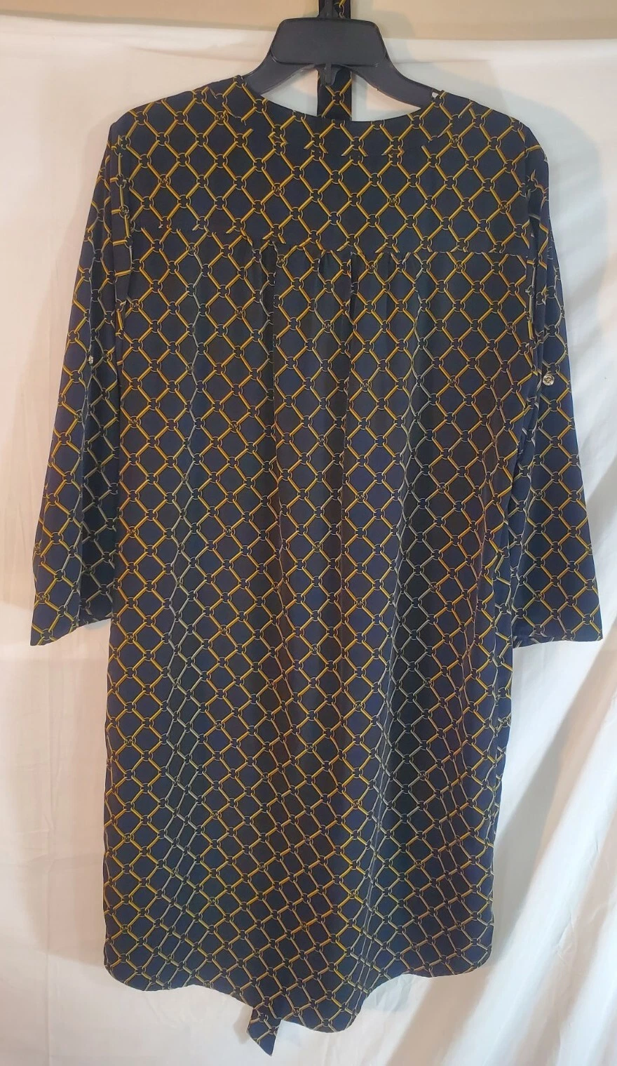 Abito con cintura Michael Kors grande catena oro collo a V stampato