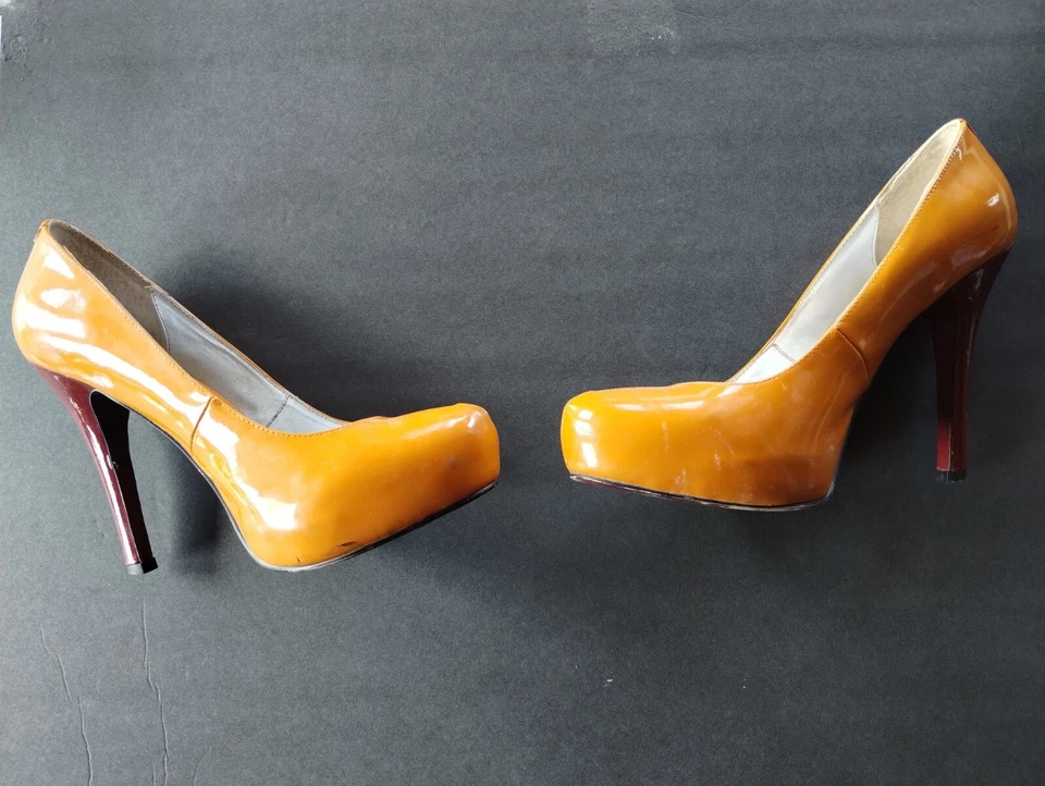 Virginia Tech, VT Hokies Fan Feet Talla 10.5 Naranja y Rojo Zapatos Tacones Graduación Foto 2 de 3