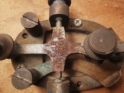 J. H. BUNNELL AMERICAN ANTIQUE SIGNED BRASS STRAIGHT TELEGRAPH KEY, WOODEN BASE - Picture 15 of 17
