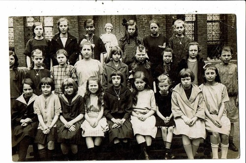 CPA-Carte Postale-Belgique-Photographie d'une classe d'élèves  VM22121-dg - Picture 1 of 2