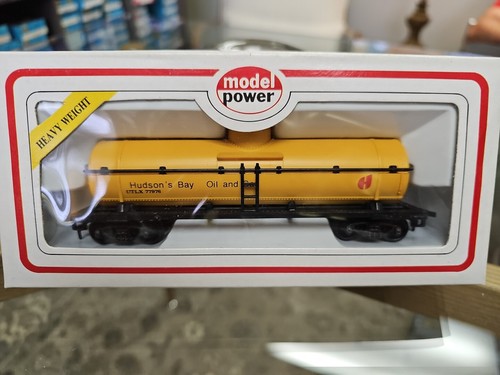 NIB - HO Model Power 8104 Hudson Bay, 40' CHEMICAL TANK - Picture 3 of 3