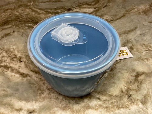 Large Soup Mug With Vented Lid Peanuts Lucy Loves Snoopy. Blue And White. New. - Picture 7 of 11