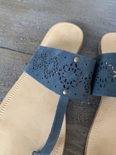 Sophia Milano Womens Laser Cut Suede Thong Sandals Blue Black 7.5 - Picture 5 of 10