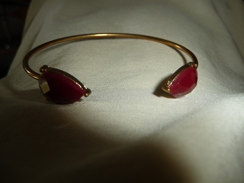DELIQUET GOLD TONE WRAP AROUND W RED STONES AT END BRACELET #9/6 - Picture 6 of 7