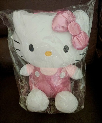 NWT HELLO KITTY PLUSH BACKPACK - Picture 1 of 2