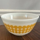 Pyrex Yellow Polka Dot # 402 Mixing/Nesting Bowl. No Chips or Cracks.