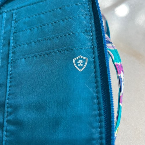 Vera Bradley RFID Geldbörse Umhängetasche blau Paisley gesteppt Handgelenktasche - Bild 5 von 10