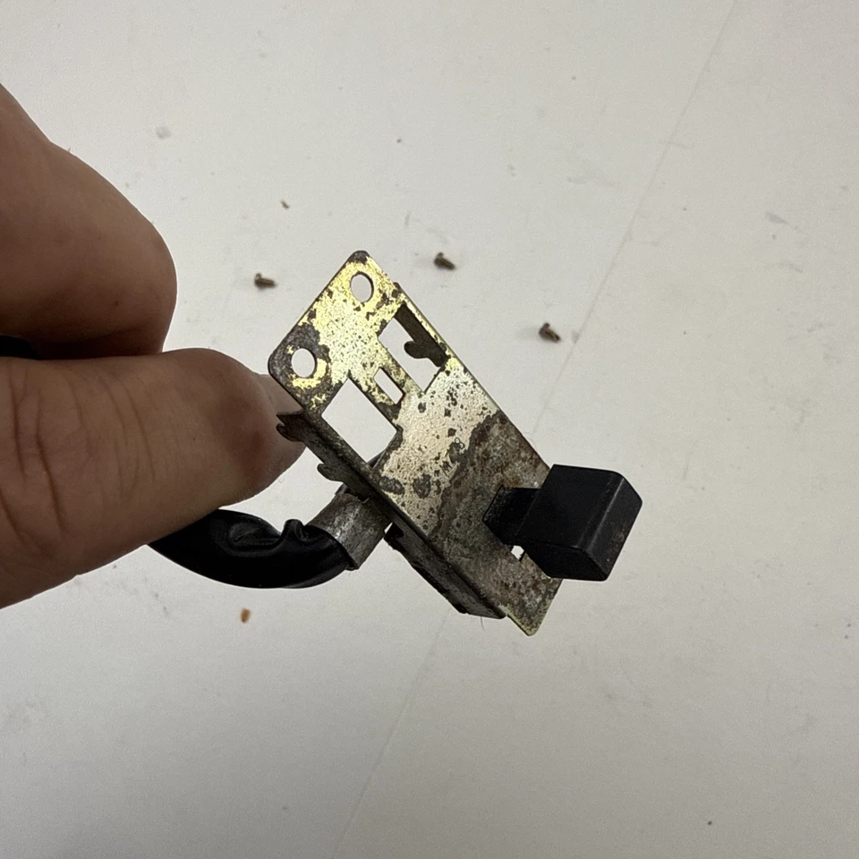 Hazard Switch From a Datsun B210 Coupe 1978 78 Nissan REBUILT Niles 16001 OEM Foto 3 de 4