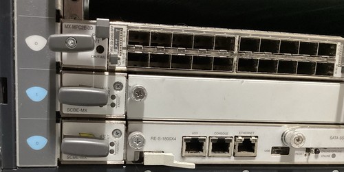 Juniper MX480 con 1x MS-MPC | 2x MPC-3D-16XGE-SFFP 1x MX-MPC2E-3D *LEER PARA LISTA* - Imagen 3 de 6