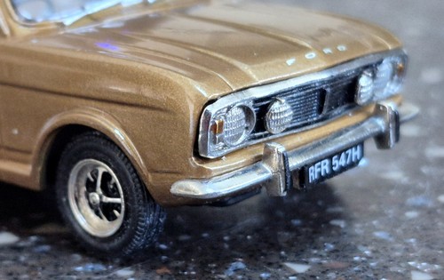 Pathfinder Models Ford Cortina MkII 1600E 1970 Minicar 43 Gold Limited Edition - Picture 8 of 11