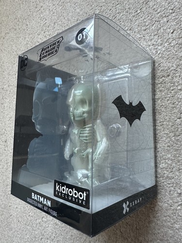Kidrobot exclusive Batman dissected Glow In The Dark, Justice League 01 - Picture 2 of 6