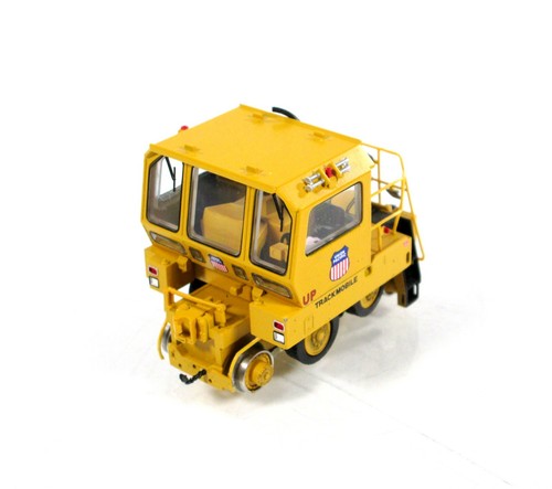HO Scale **UNION PACIFIC** Trackmobile Switcher Locomotive - Broadway 6018 w/DCC - Picture 4 of 7