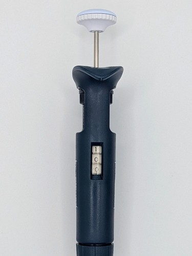 Rainin PR Classic Universal Pipette PR100 | 10-100uL | Cleaned and Calibrated - Picture 4 of 9