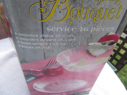 NEW Arcoroc Spring Bouquet 16 pc Glass Dinnerware Set Plates Bowls and Mugs - Picture 9 of 9
