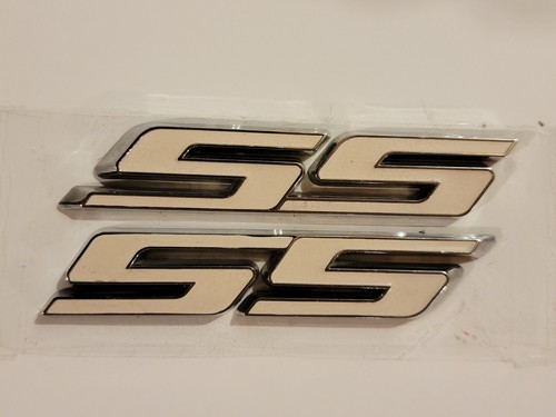 06-10 Chevrolet Trunk and Fender SS Emblems 3.5 Inch Pearl White - Imagen 7 de 7