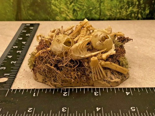 PILE OF BONES HALLOWEEN Scenery Village Display Platform Dept 56 Lemax Cemetery - Picture 4 of 13