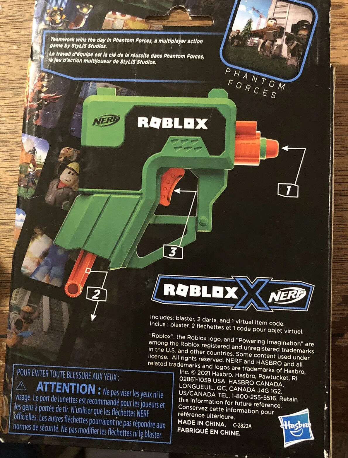 NERF Roblox Phantom Forces: Boxy Buster Dart Blaster, Pull-Down Priming  Handle, 2 Elite Darts, Code to Unlock in-Game Virtual Item