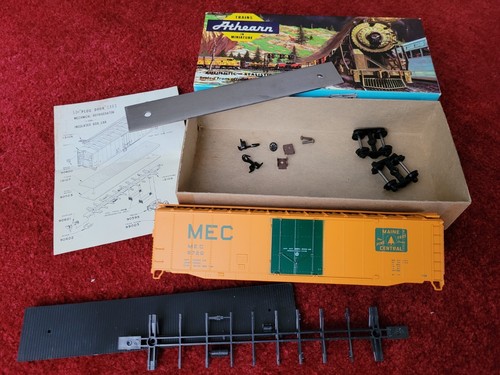 Athearn 1333 Maine Central 50' plug door box car Kit HO unbuilt Road #9720 - Picture 1 of 3
