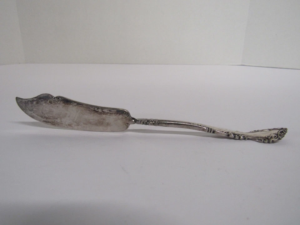 New Century (Plata, 1898) I.S. ~ Cuchillo de mantequilla maestro de mango retorcido plano Foto 3 de 4