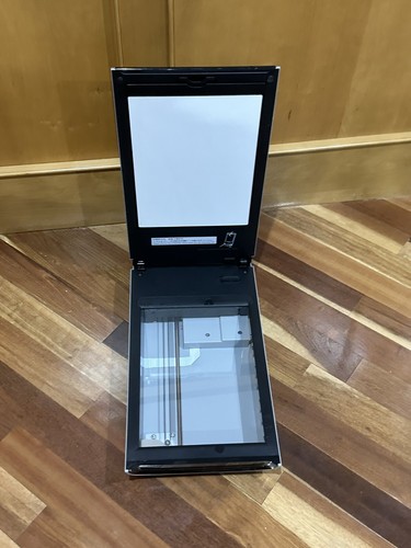 Canon CanoScan 9000F Color Image Flatbed Scanner - Picture 2 of 3