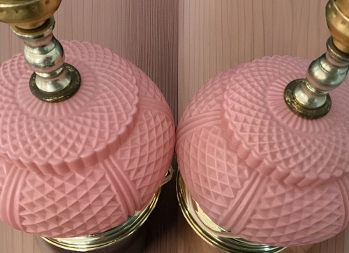 2 VTG Underwriters Laboratories Pink Satin Glass Diamond Pattern Potable Lamps - Picture 7 of 13