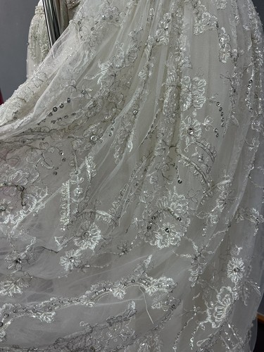 Stunning St Pucchi Strapless Silk Wedding Dress : Beaded Embroidered Lace Size 8 - Picture 13 of 14