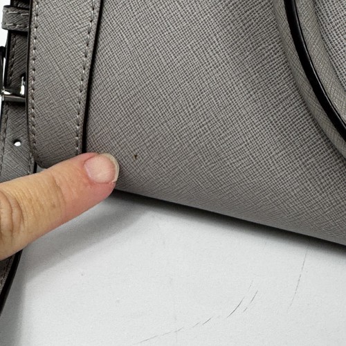 Bolso Bandolera Michael Kors Dillon Cuero Saffiano Gris Cartera - Imagen 5 de 24