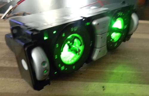 Chrysler Crossfire Heater A/C Climate Control 04-08  A1938300085  I2425193 - Picture 2 of 6