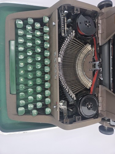 Vintage 1950s Royal Quiet Deluxe Portable Typewriter w/ Case Untested Parts - Picture 3 of 6