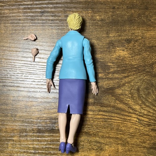 Marvel Legends Aunt May Figur | Aus Spider-Man VHS 2er Pack - Bild 2 von 2