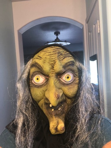 Witch Mask Hood Snow White Queen As Old Woman Giving Apple Halloween Horror New - Picture 10 of 24