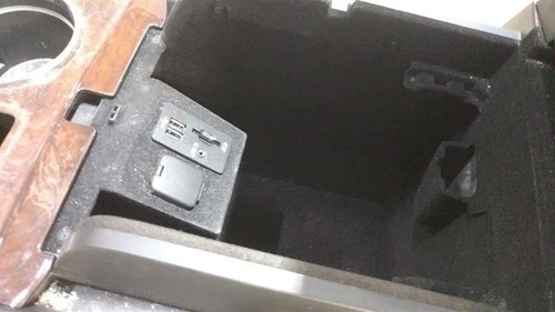 Front Center Console FL7Z78044B90AA Fits 15-17 Navigator 2107777 - Picture 2 of 13