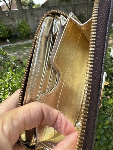 Michael Kors wristlet wallet for women - Picture 7 of 9