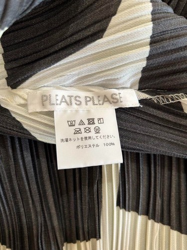 PLEATS PLEASE ISSEY MIYAKE Abstract Black White Tunic Dress Oversized Dot Print - Picture 7 of 10
