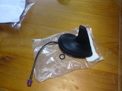 New Genuine SAAB 9-5 SAAB New gen 9-3 Shark Fin Antenna With 1 Wire 12762121 - Picture 4 of 4