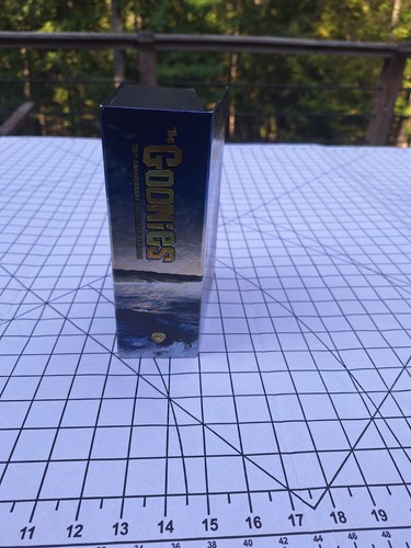 The Goonies 25th Anniversary Collector's Edition Blu-Ray Boxset Complete - Foto 2 di 11