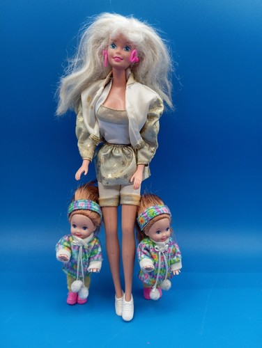 ZWEI , Li'l Friends of Kelly Baby Sister Barbie 1995 - Bild 3 von 3