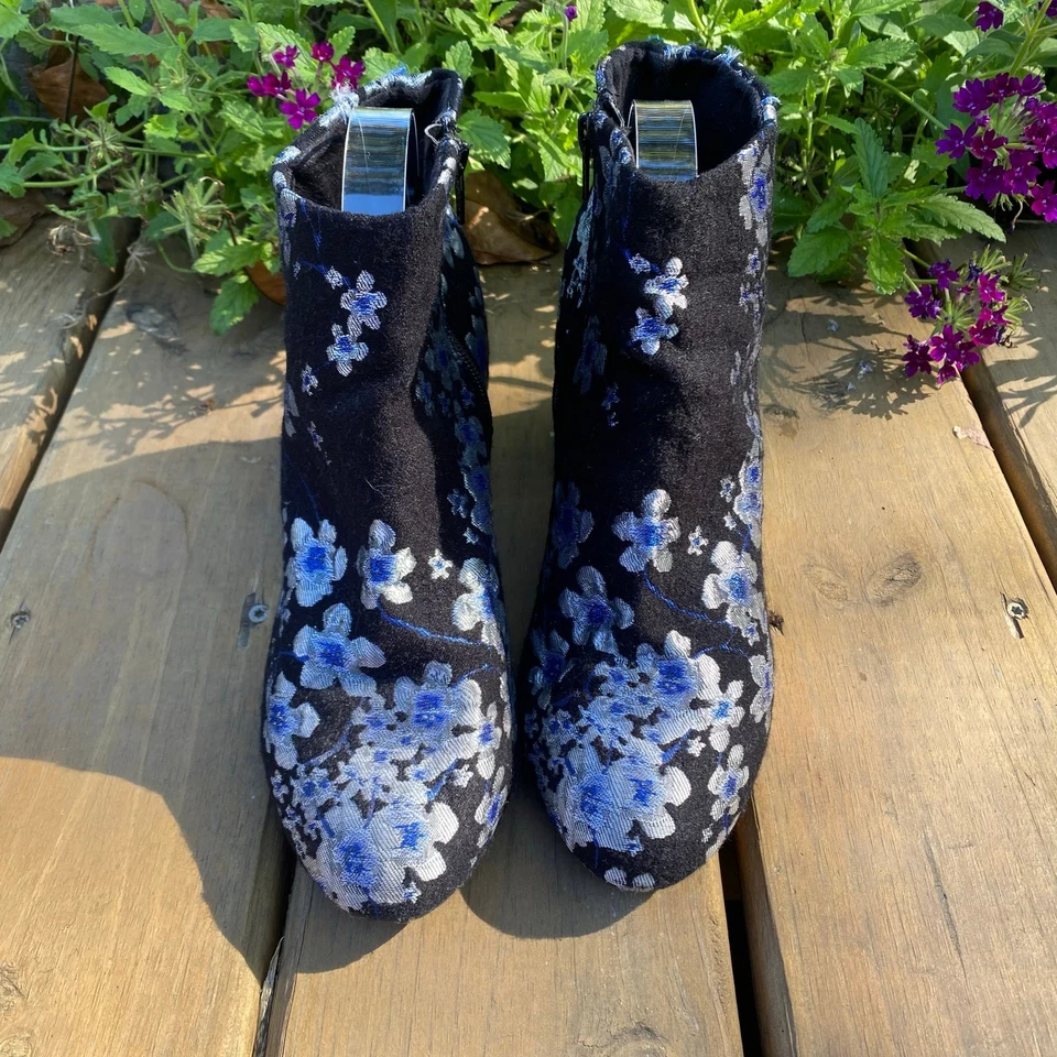 SO Botines bordados florales negros y azules con cremallera Foto 2 de 4
