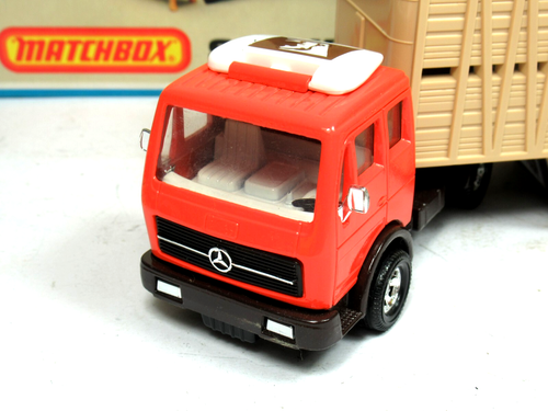 MATCHBOX SUPERKINGS K-8 MERCEDES ANIMAL TRANSPORTER "GREEN DOORS" VN MIB - Picture 8 of 24