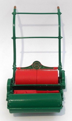 Brooklin Models OLC01 1/12 Scale 1903 Ransomes Automation Patent Gear Lawnmower - Picture 4 of 5