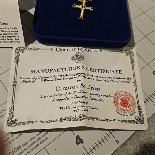 NIB JACKIE KENNEDY CAMROSE & KROSS NECKLACE CLEAR CRYSTAL CROSS PENDANT w/ COA - Picture 6 of 11