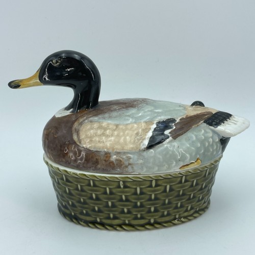 SECLA Portugal Ceramic Duck Trinket Box Basket Weave Lid Vintage 5.5" Figurine - Picture 3 of 11