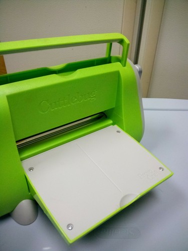Cricut Cuttlebug Die Cutting And Embossing Machine W/O Plates. Handle broken - Picture 3 of 4