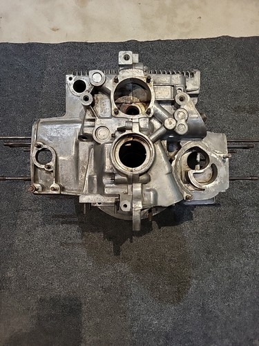 Volkswagen Vanagon 83-85  1.9L  Waterboxer engine case DH - Picture 20 of 24